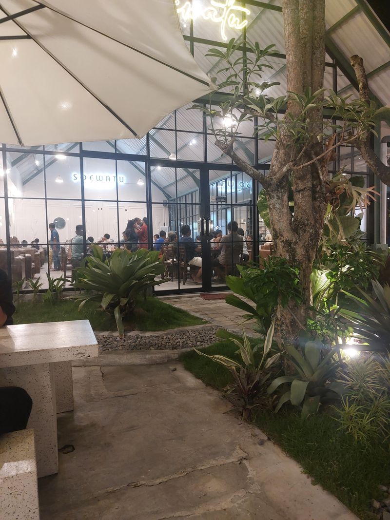 Soewatu resto & cafe